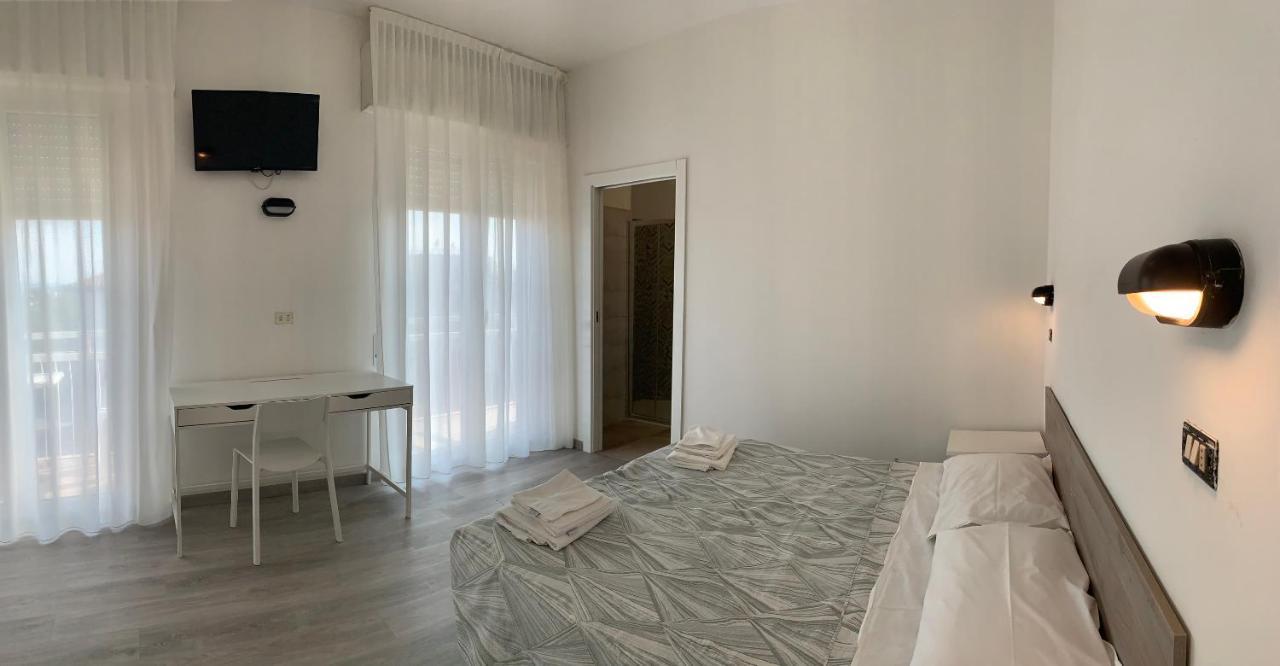Hotel Laika Rimini Exterior foto