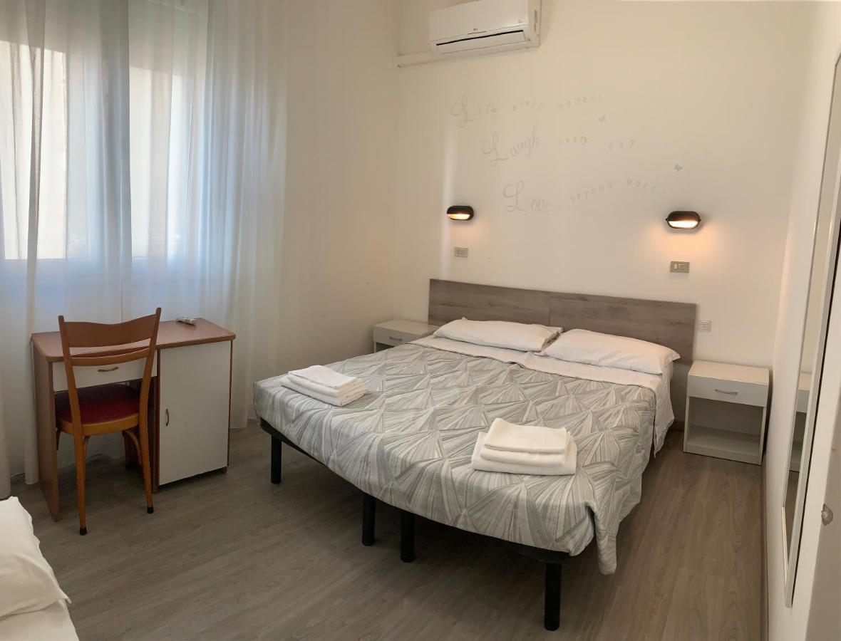 Hotel Laika Rimini Exterior foto